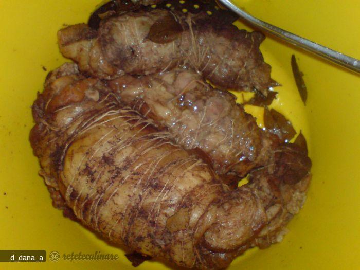 Rulada de Carne (carnea de pe Piciorul Porcului)