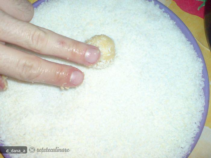 Bomboane cu Lapte Praf si Nuca de Cocos