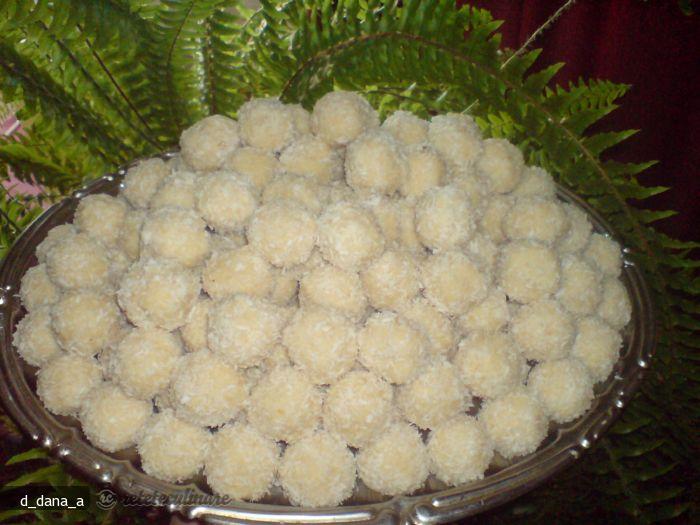 Bomboane cu Lapte Praf si Nuca de Cocos