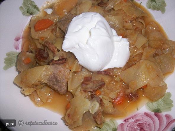 Fasole Galbena Pastai cu Carne de Porc