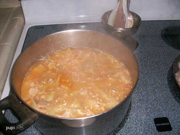 Fasole Galbena Pastai cu Carne de Porc