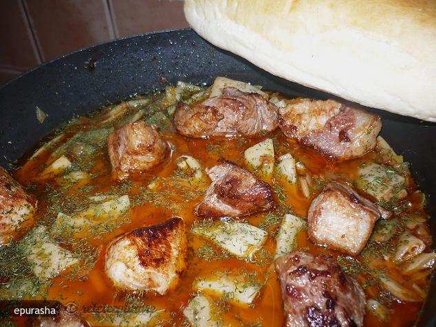 Fasole Galbena Pastai cu Carne de Porc