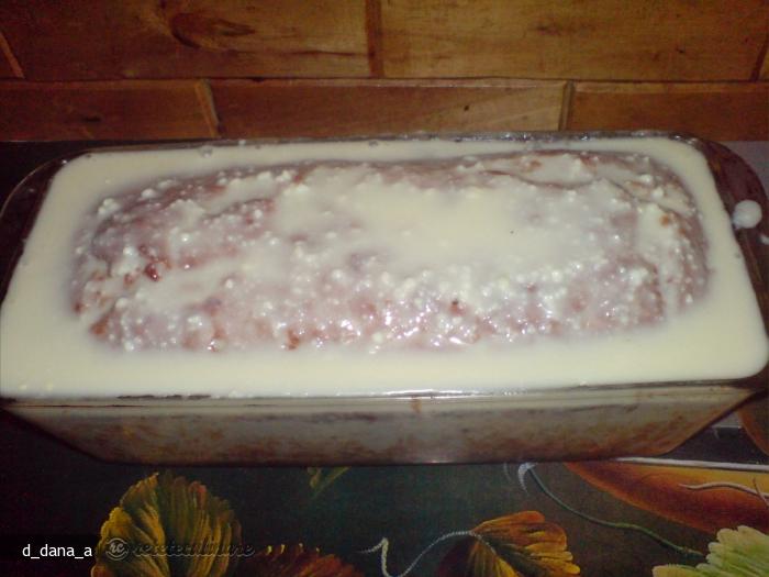 Chec cu Banane si Sos de Branza Proaspata