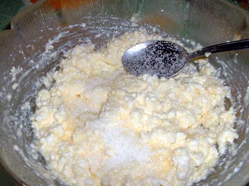Clatite cu branza la cuptor