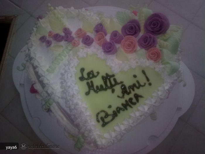 Tort cu Crema de Iaurt si Gem