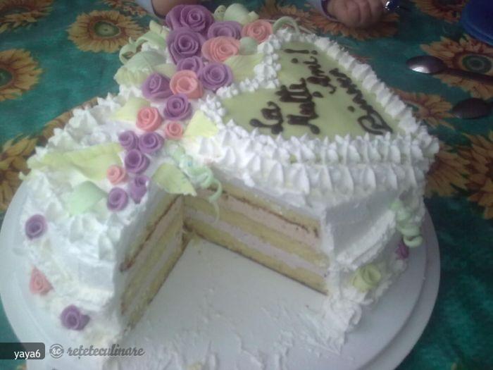 Tort cu Crema de Iaurt si Gem