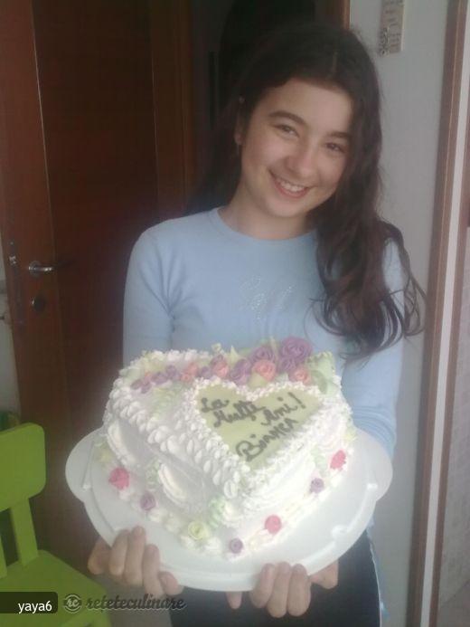 Tort cu Crema de Iaurt si Gem