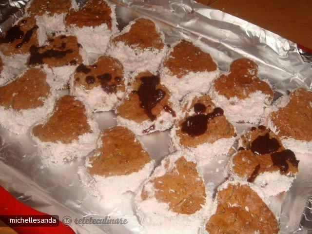 Inimioare cu Crema de Capsuni