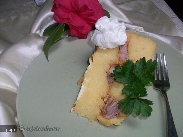 Carne de Porc Aromata, cu Mamaliga si Sos Alb