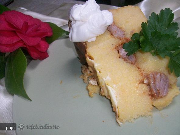 Carne de Porc Aromata, cu Mamaliga si Sos Alb