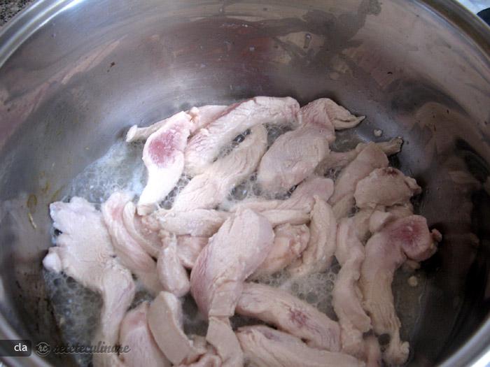 Orez cremos cu piept de pui si spanac