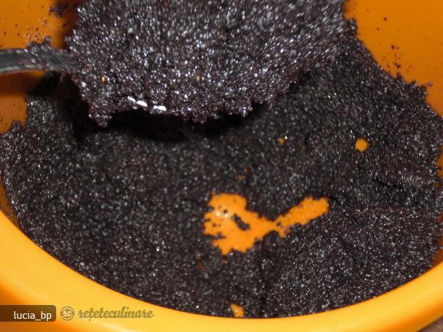 Tarta cu Mac si Crema de Branza