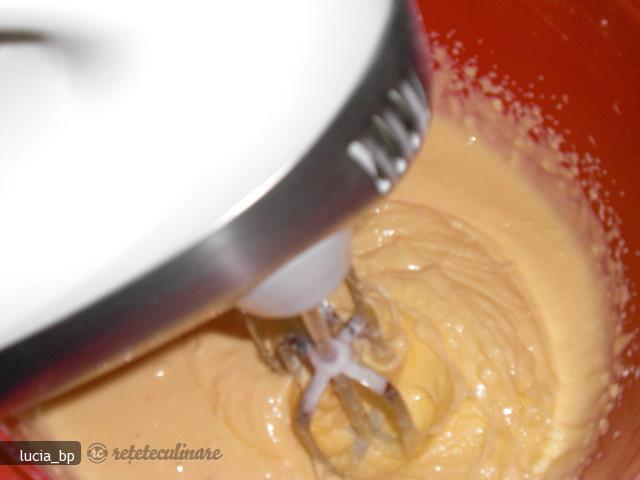 Tarta cu Mac si Crema de Branza