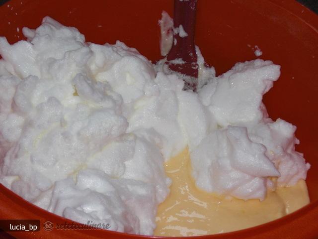 Tarta cu Mac si Crema de Branza