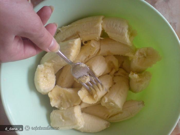 Tort cu Crema de Banane