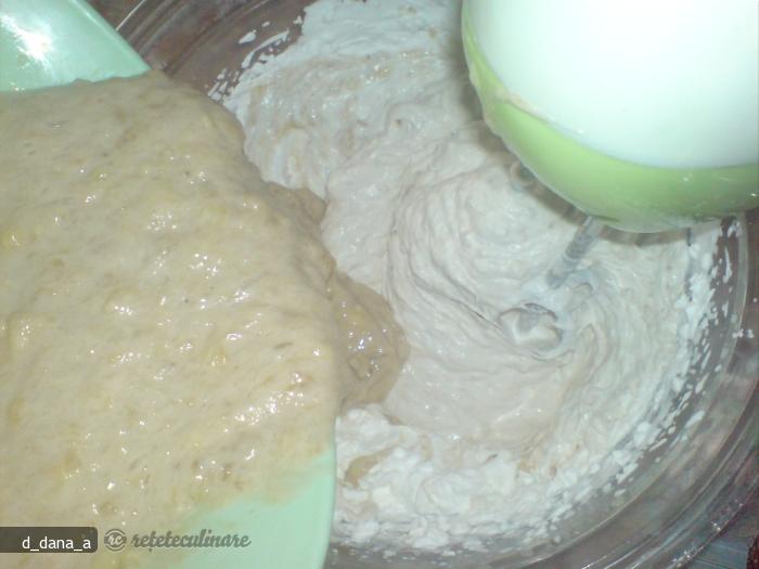 Tort cu Crema de Banane