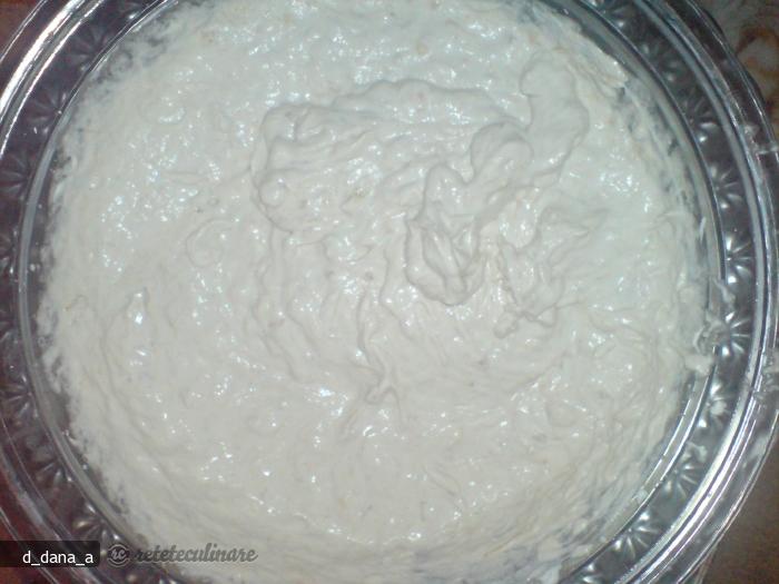 Tort cu Crema de Banane