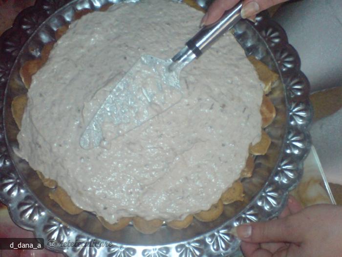 Tort cu Crema de Banane