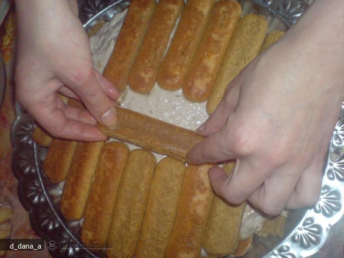 Tort cu Crema de Banane