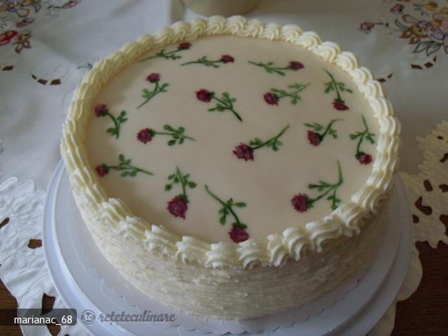 Torta cu Lichior de Oua, Mascarpone Frisca si Capsuni