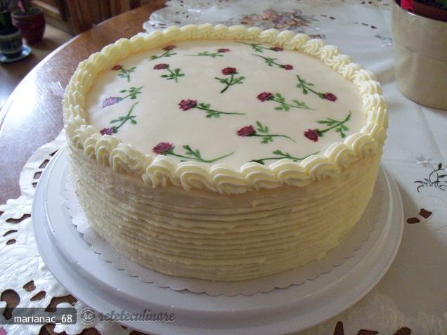 Torta cu Lichior de Oua, Mascarpone Frisca si Capsuni
