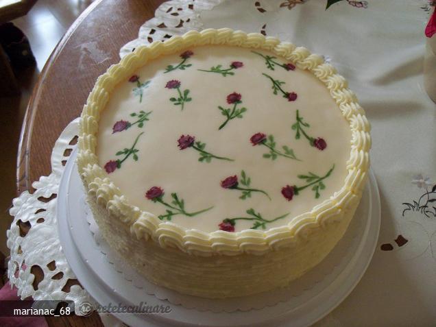 Torta cu Lichior de Oua, Mascarpone Frisca si Capsuni
