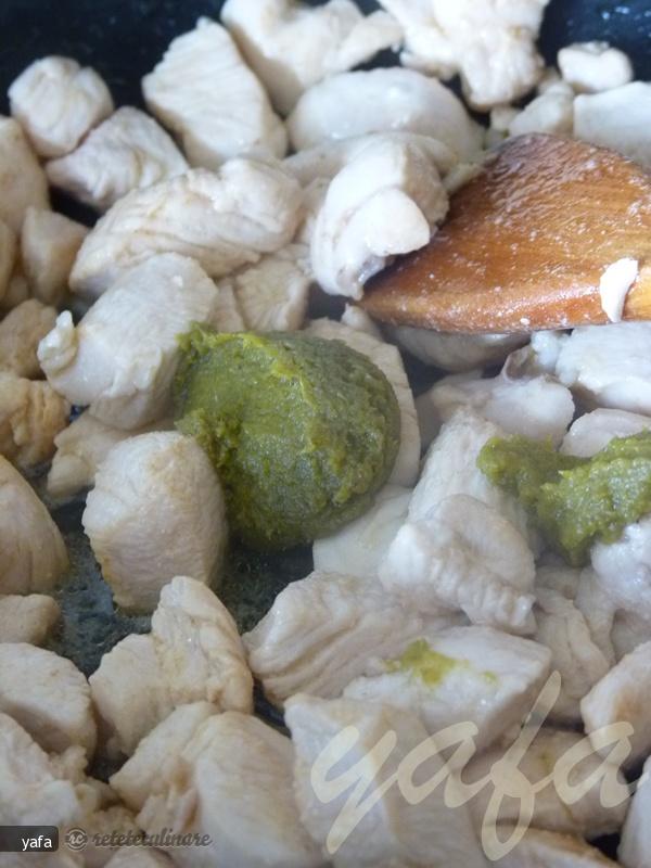 Pui cu Curry Verde