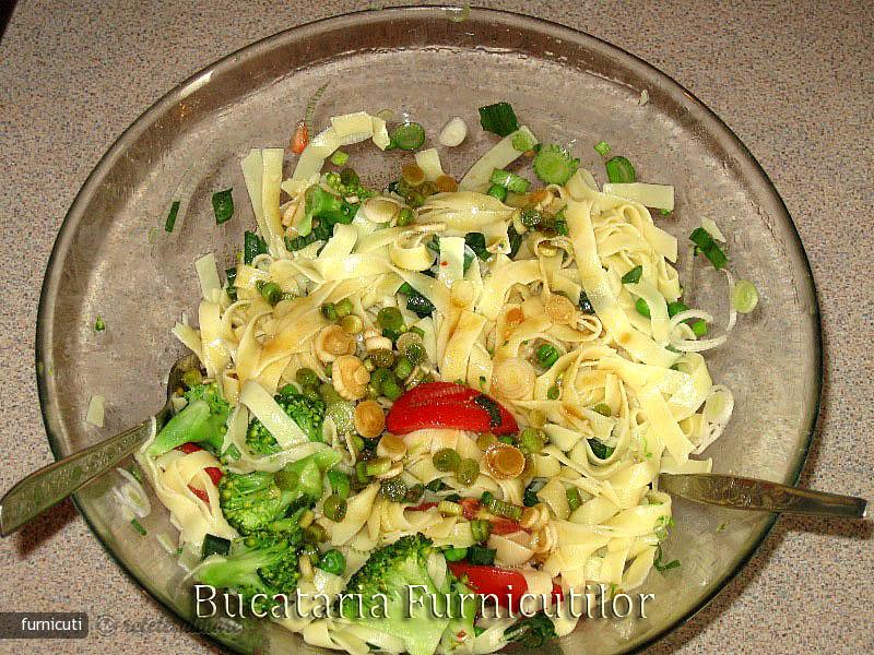 Salata de Paste cu Legume