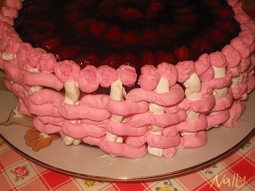 Tort cu Visine si Capsuni