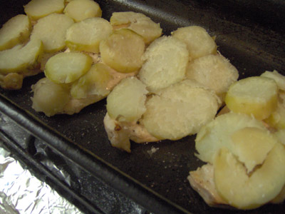 Piept de pui in crusta de cartofi