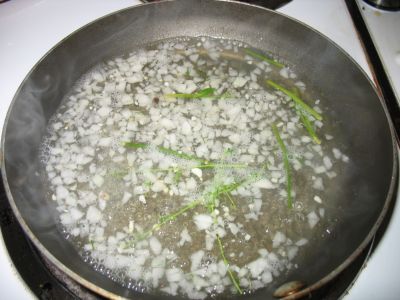 Rulouri de peste cu sos de vin si sofran