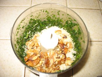 Paste cu sos pesto