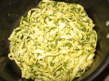 Paste cu sos pesto