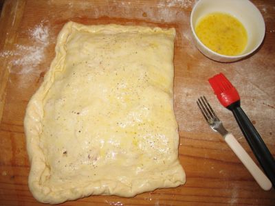 Paine umpluta cu varza acra si pastrama