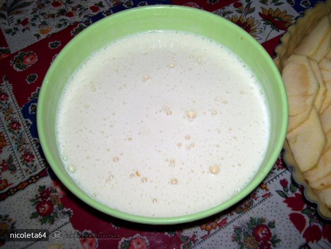 Tarta cu mere si crema