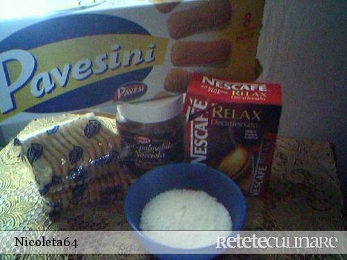 Biscuiti cu crema de alune