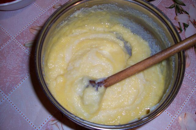 Budinca de gris cu mac si sos de prune