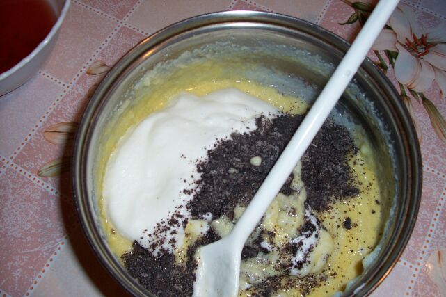 Budinca de gris cu mac si sos de prune