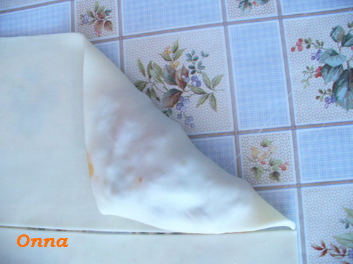 Trigoane cu Carne si Sos Grecesc