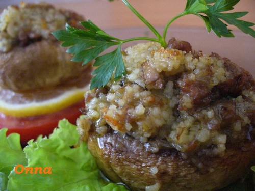 Ciuperci umplute cu carne de vita si cuscus