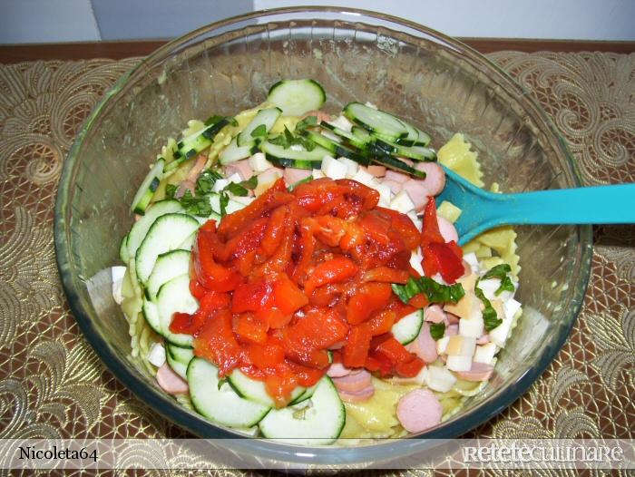Salata cu paste