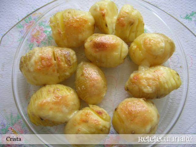 Cartofi Hasselback (la microunde sau la cuptor obisnuit)