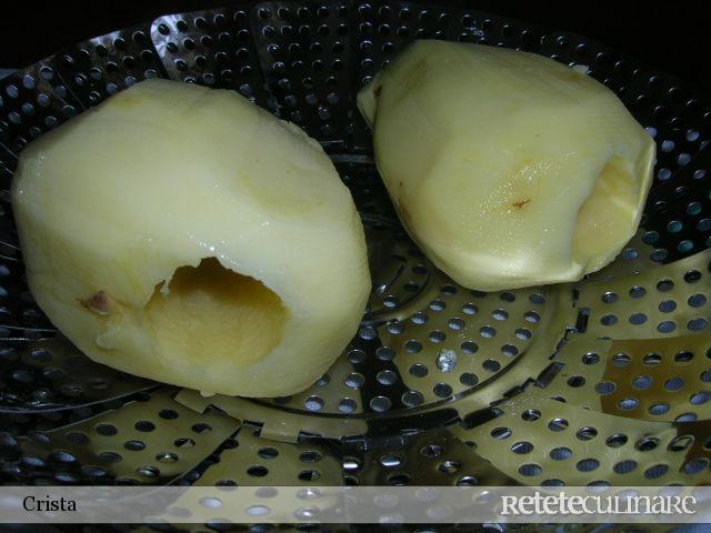Cartof umplut cu cirnat prajit