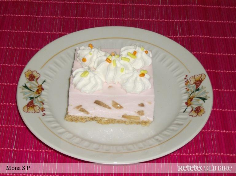 Prajitura cu blat de biscuit si crema de iaurt cu frisca