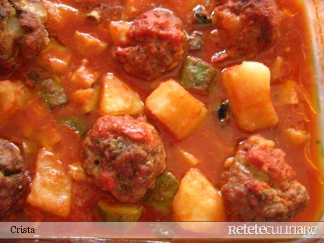 Chiftele umplute cu legume ... in sos