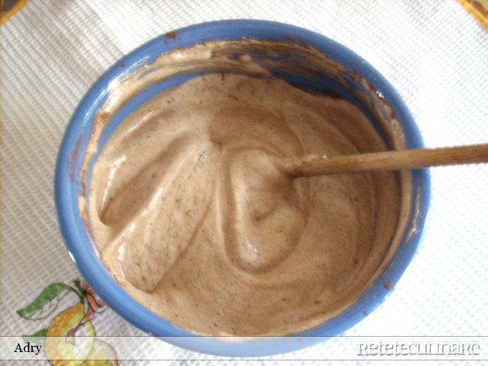 Rulada cu crema de vanilie