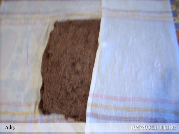 Rulada cu crema de vanilie