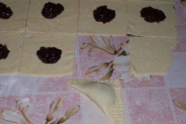 Tascute cu dulceata (Lekvarostaska)