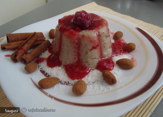 Budinca de Cereale cu Sos de Tapioca si Zmeura