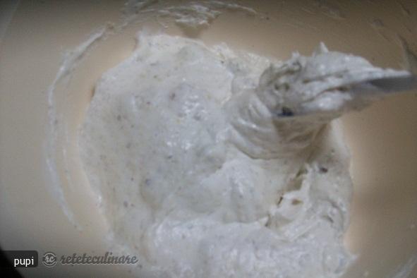 Chec de Albuse cu Fructe Uscate si Faina de Orez (fara gluten)